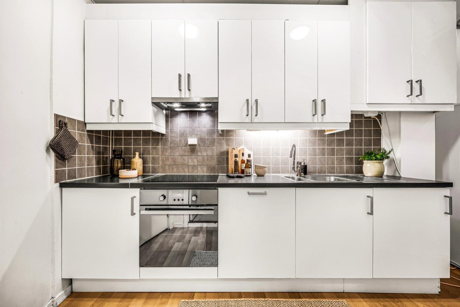 3-bedroom - Heart Of Center Apartment